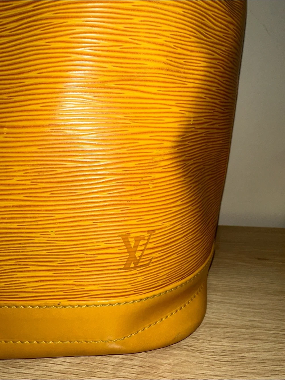Louis Vuitton Yellow Epi Leather Drawstring Hobo - Picture 6 of 16